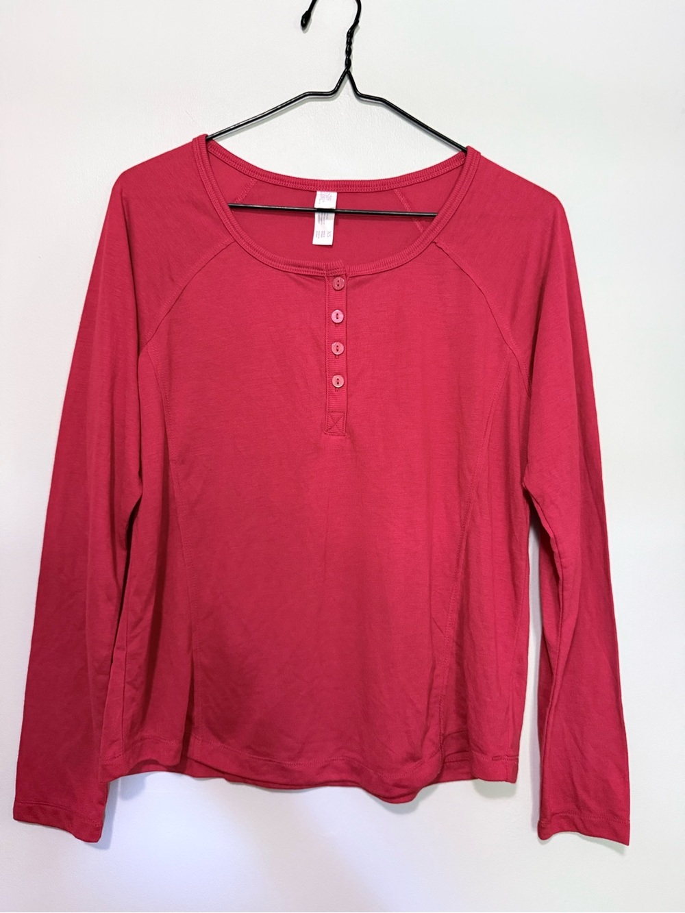 NWOT Size XS Stars Above Raspberry Long Sleeve Henley Top